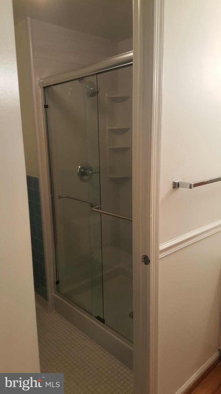 COUNTRY CREEK - Residential Lease