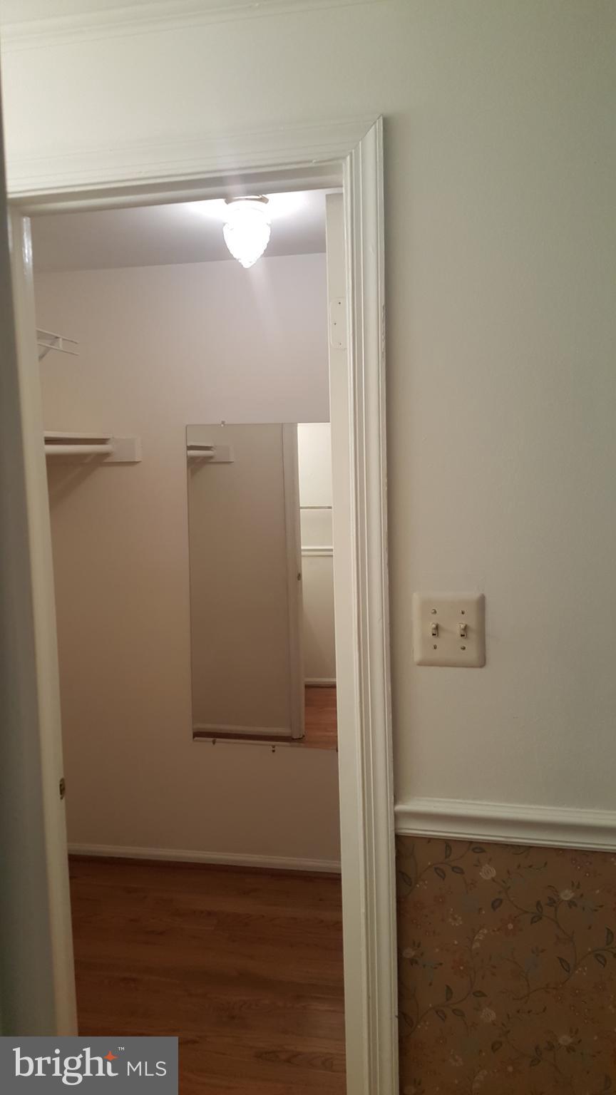 COUNTRY CREEK - Residential Lease