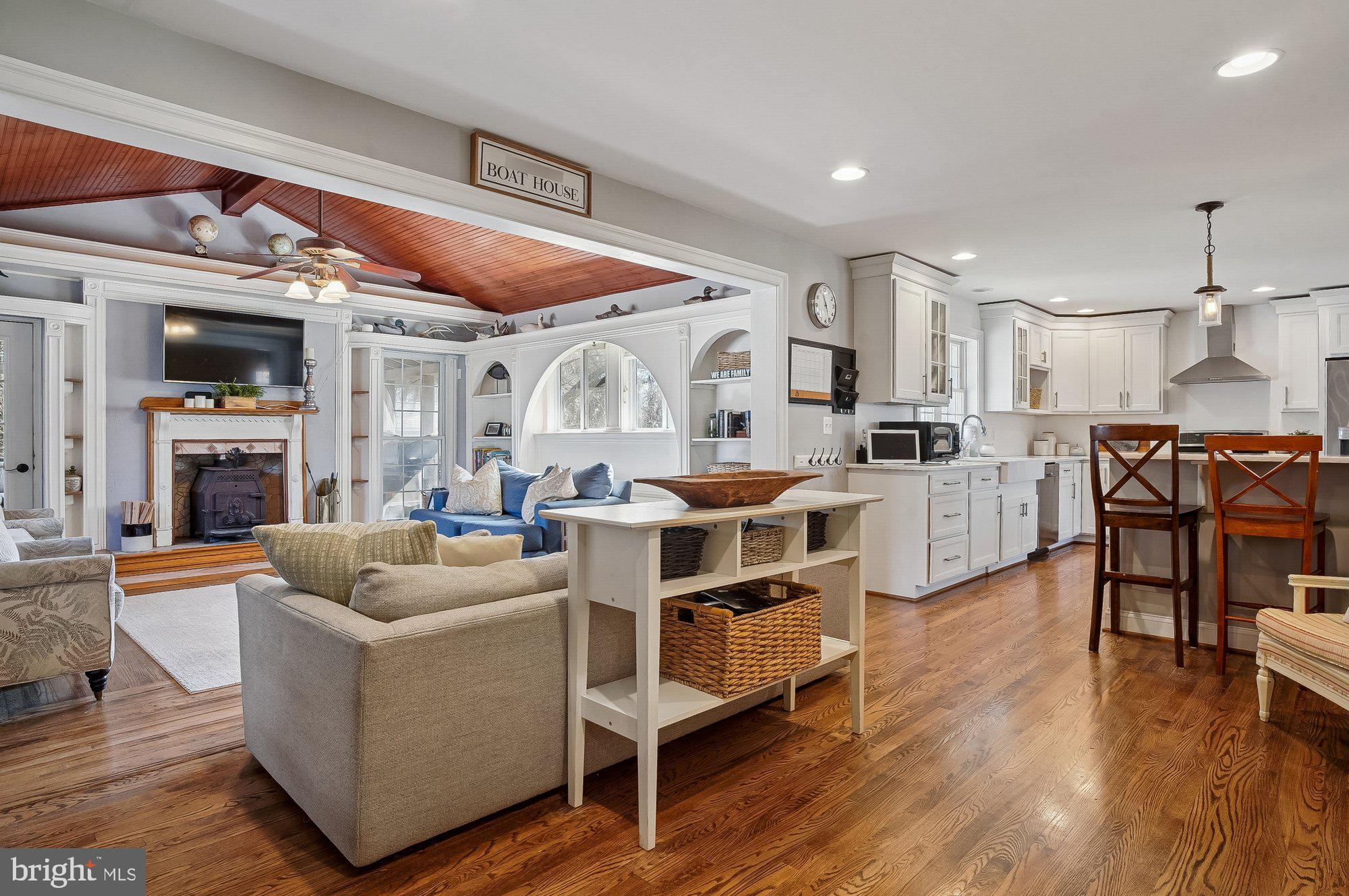 1337 QUEEN ANNE DRIVE