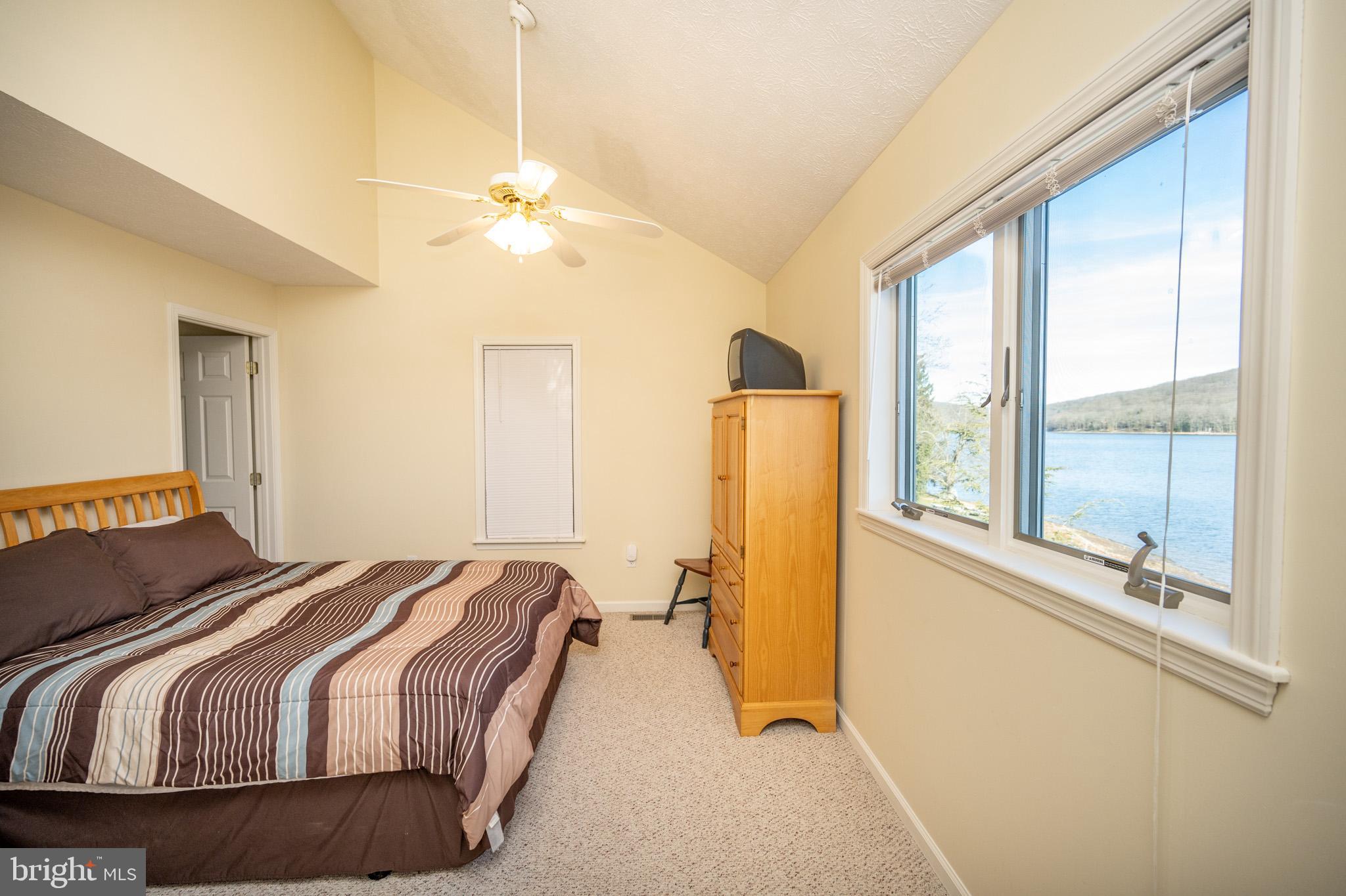 DEEP CREEK LAKE - Residential