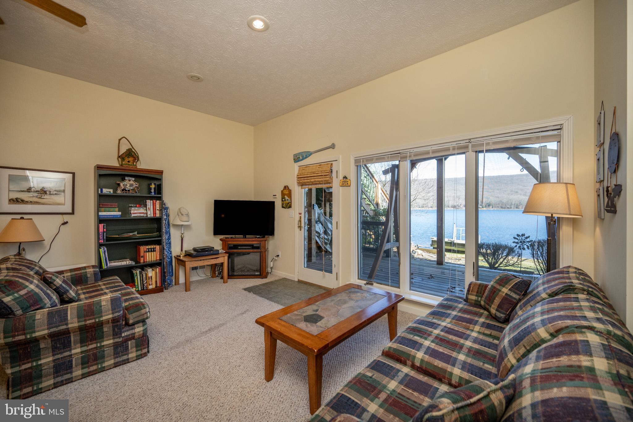 DEEP CREEK LAKE - Residential