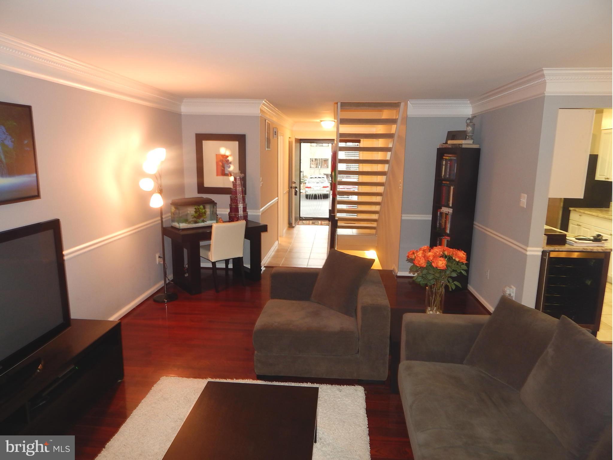 RESTON - Residential