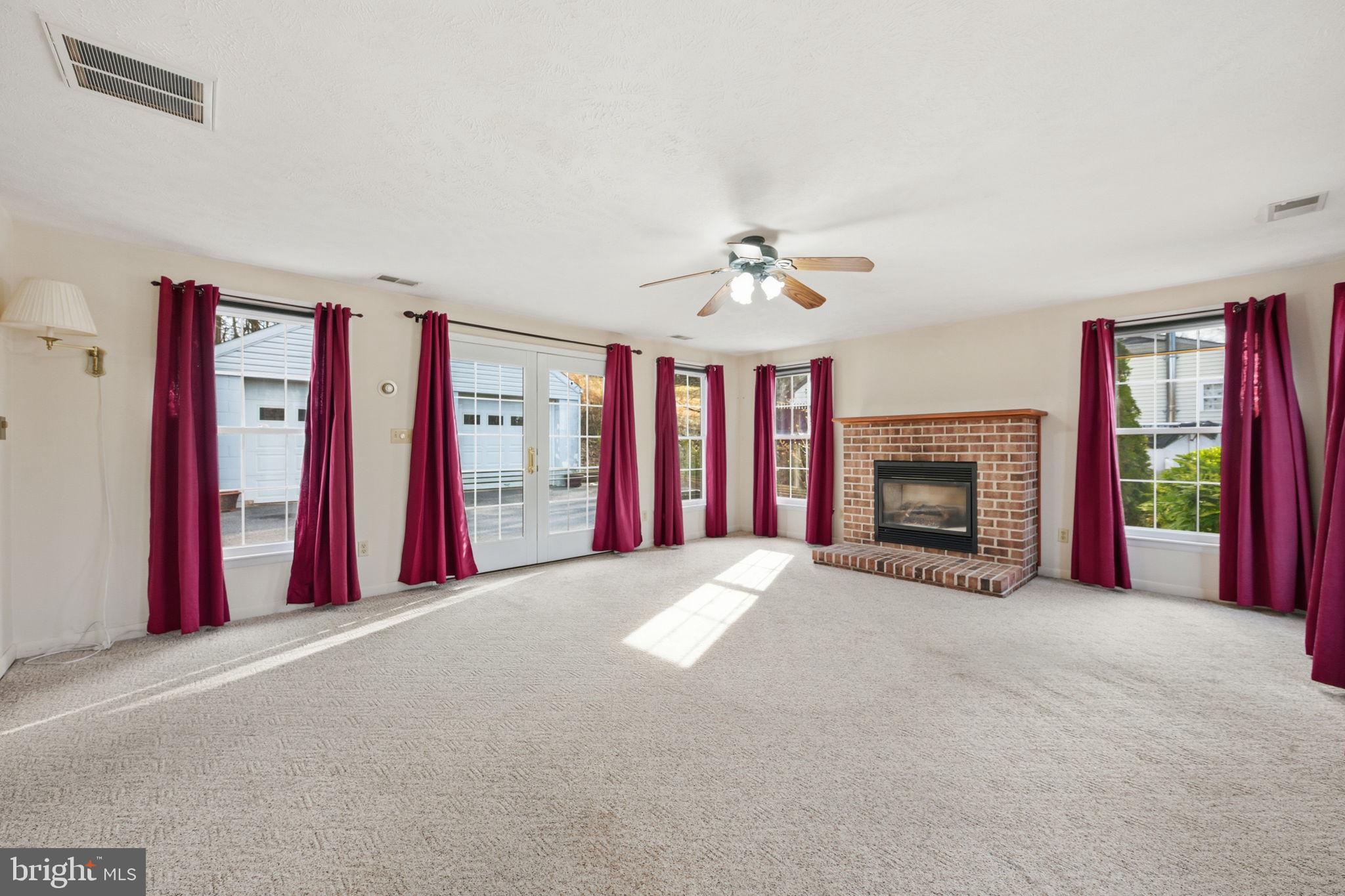 UNIONTOWN - Residential