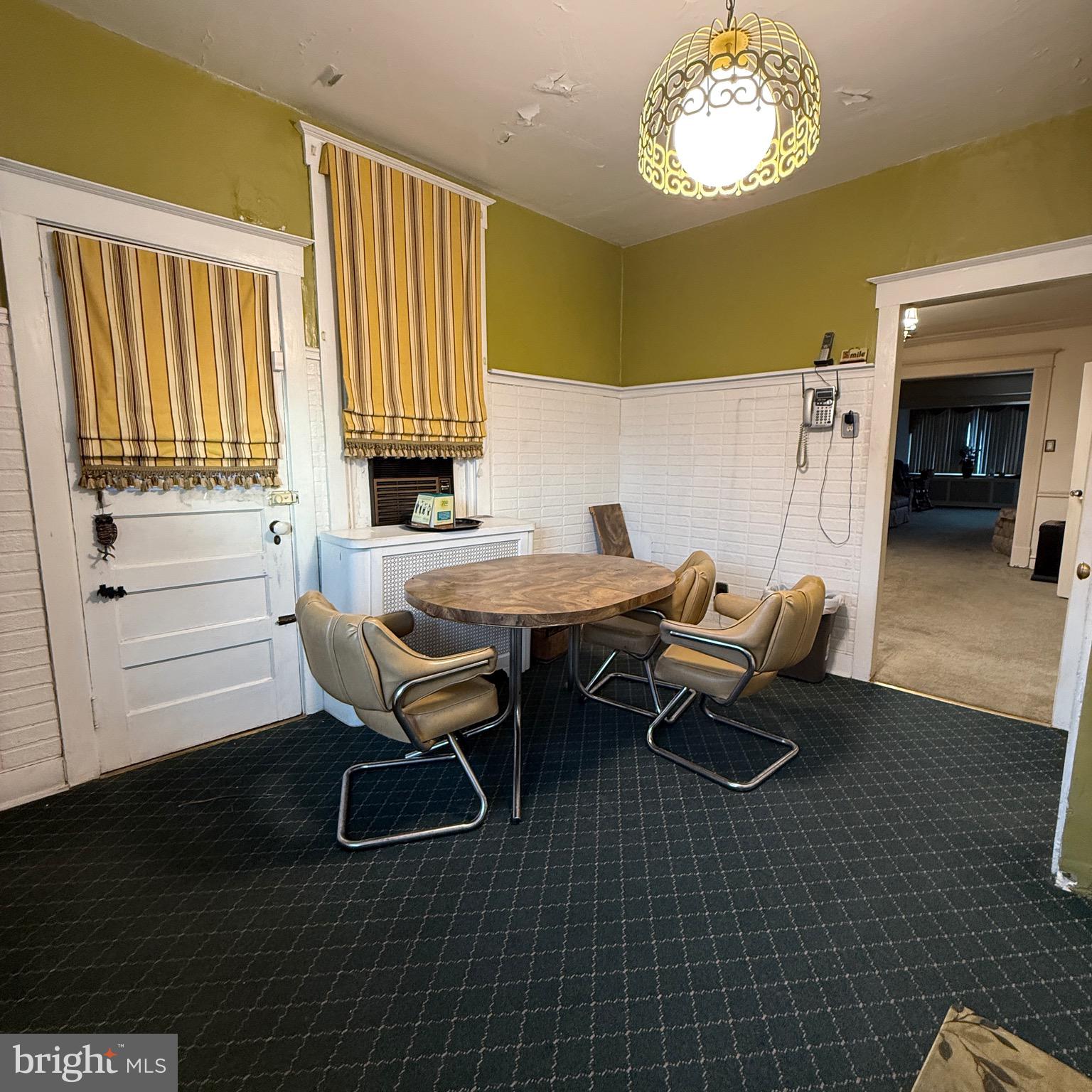 WEST OAK LANE - Residential