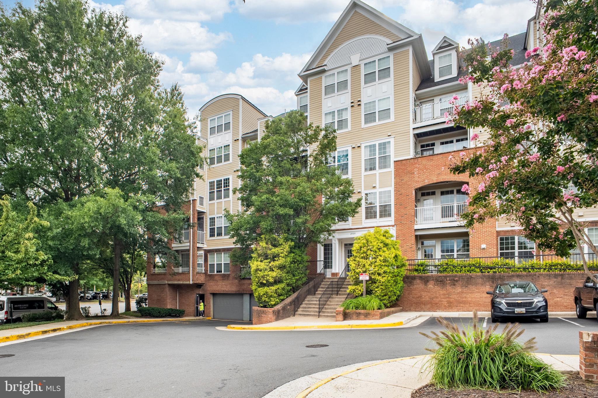 2720 BELLFOREST COURT 401
