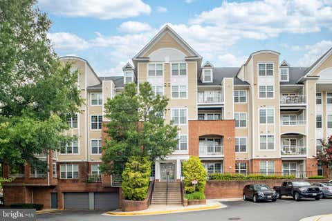 Photo of 2720 Bellforest Court #401, VIENNA, VA 22180 (MLS # VAFX2333356)
