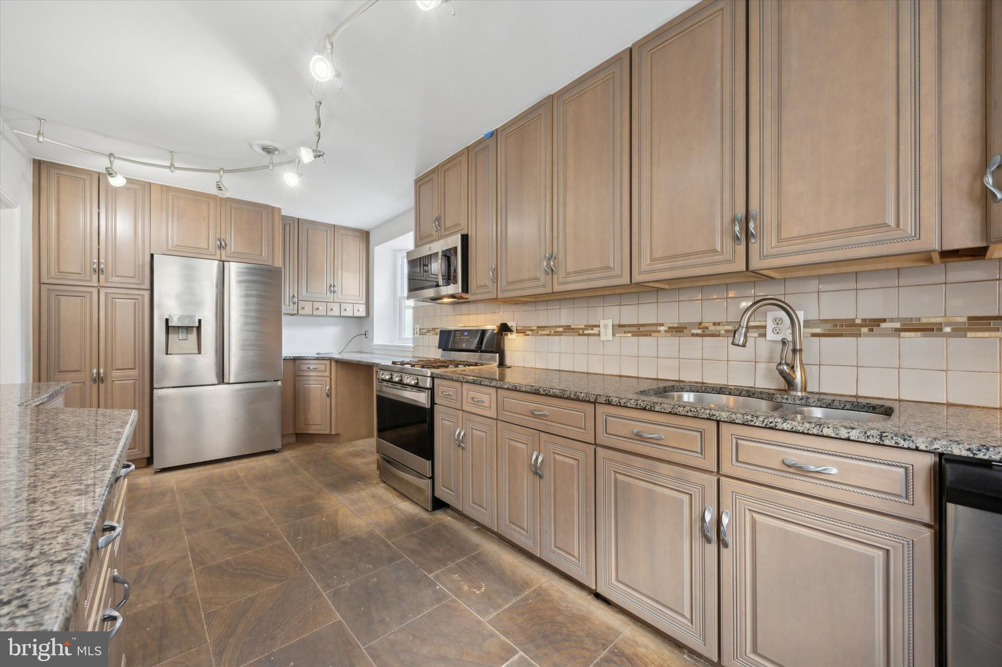 PENN WYNNE - Residential