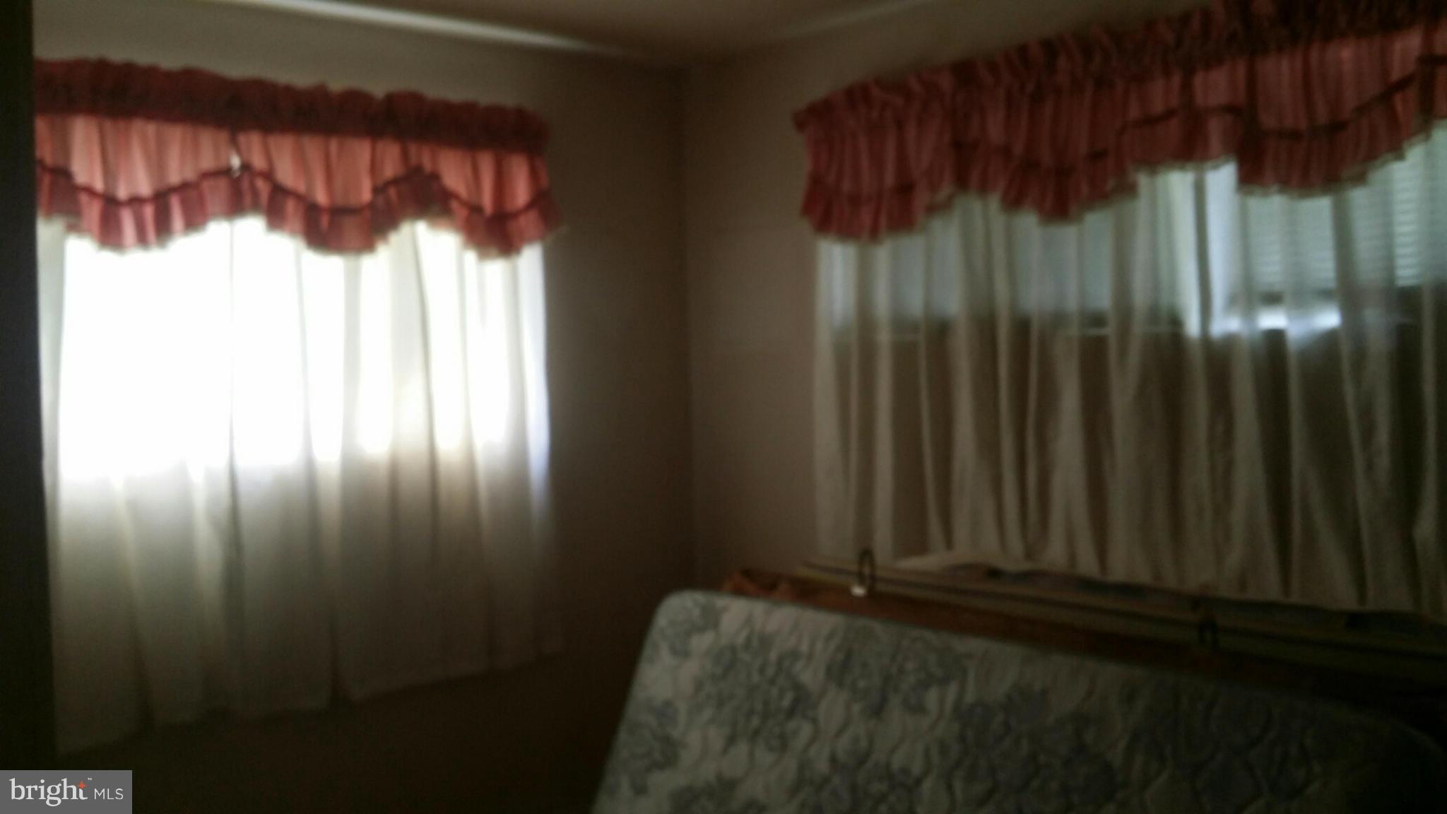 HAMMONDS FERRY - Residential