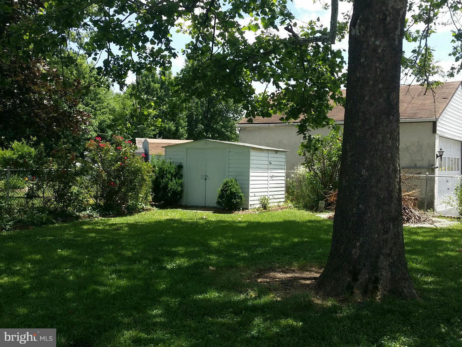 HAMMONDS FERRY - Residential