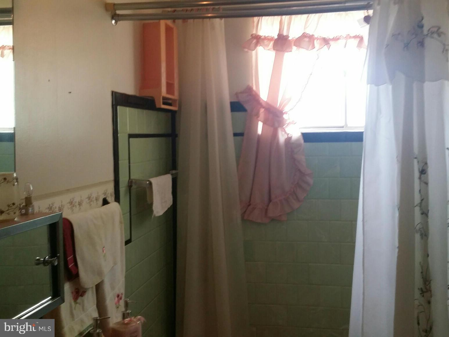 HAMMONDS FERRY - Residential