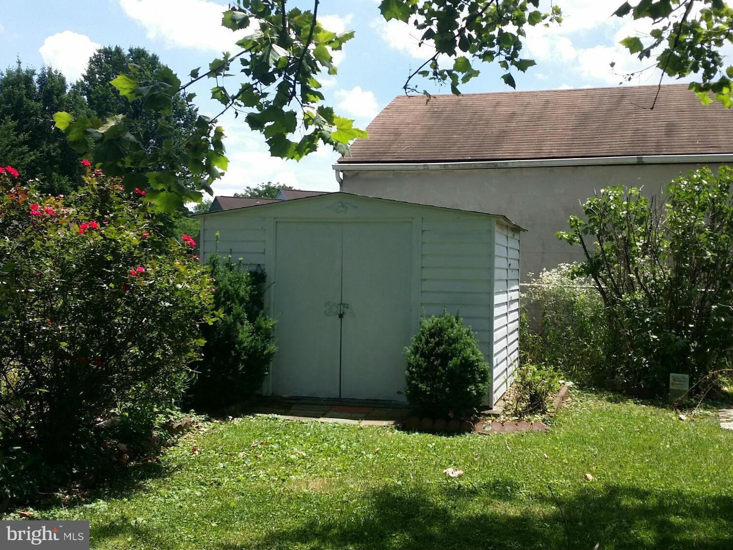 HAMMONDS FERRY - Residential