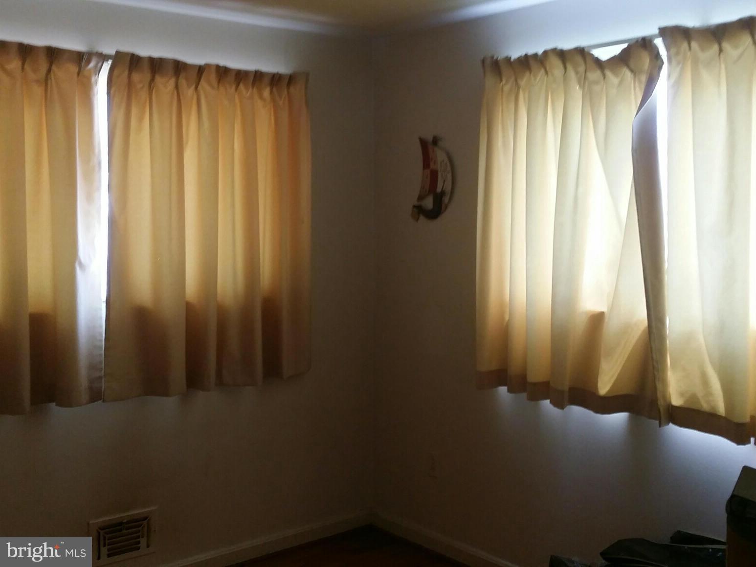 HAMMONDS FERRY - Residential