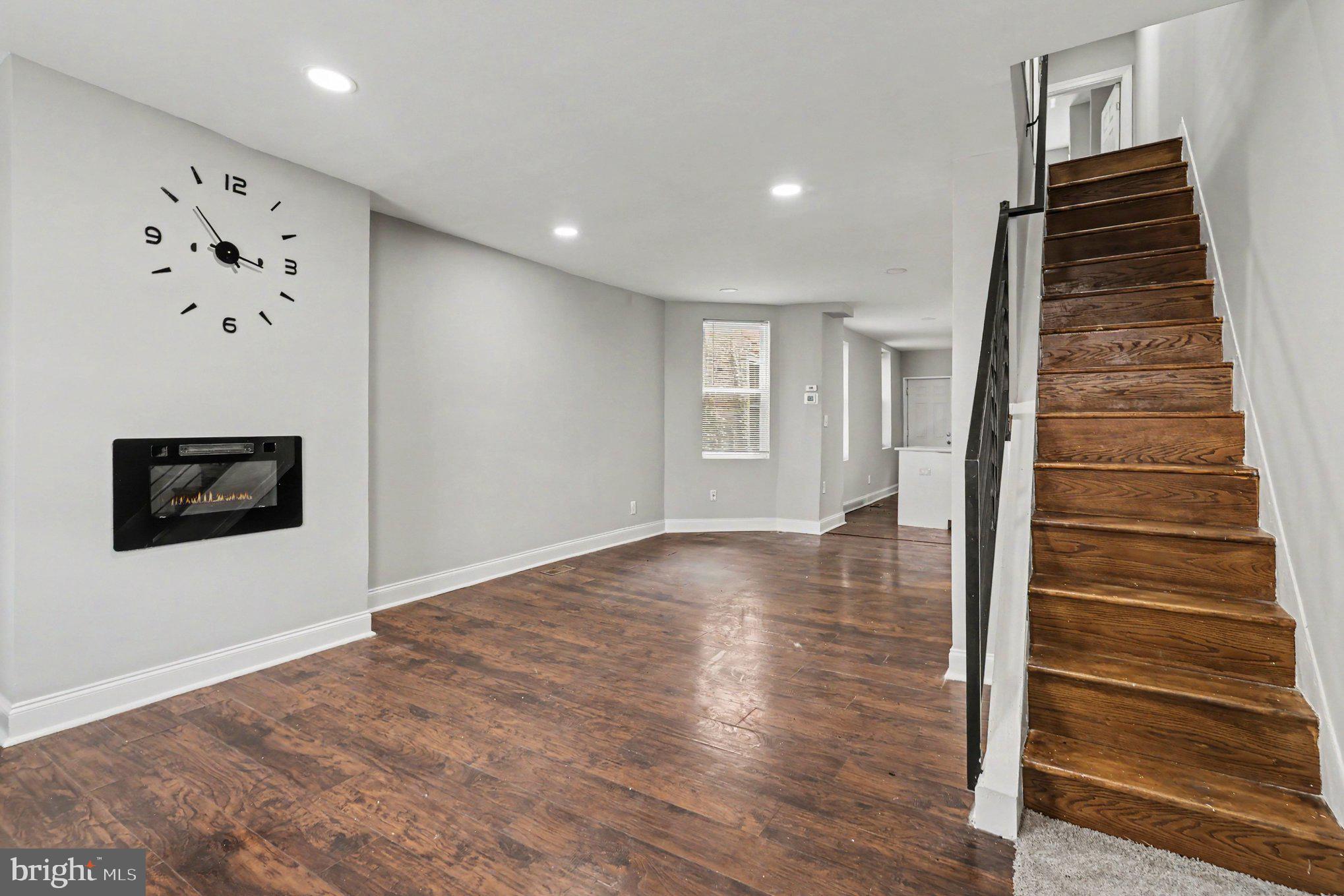 5226 REINHARD STREET