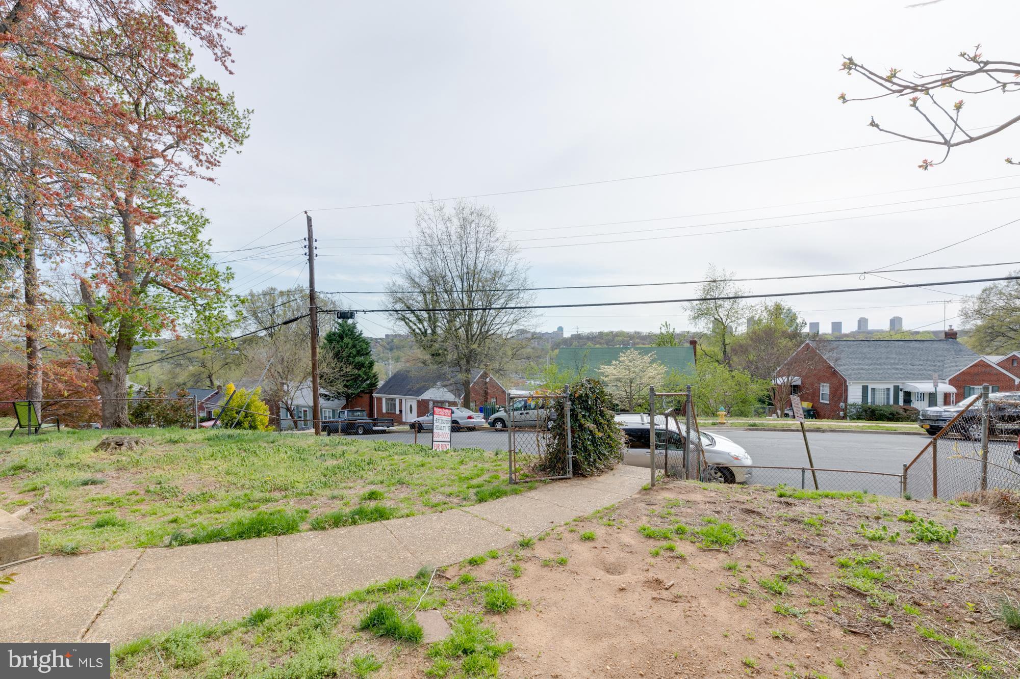 DOUGLAS PARK - Residential Lease