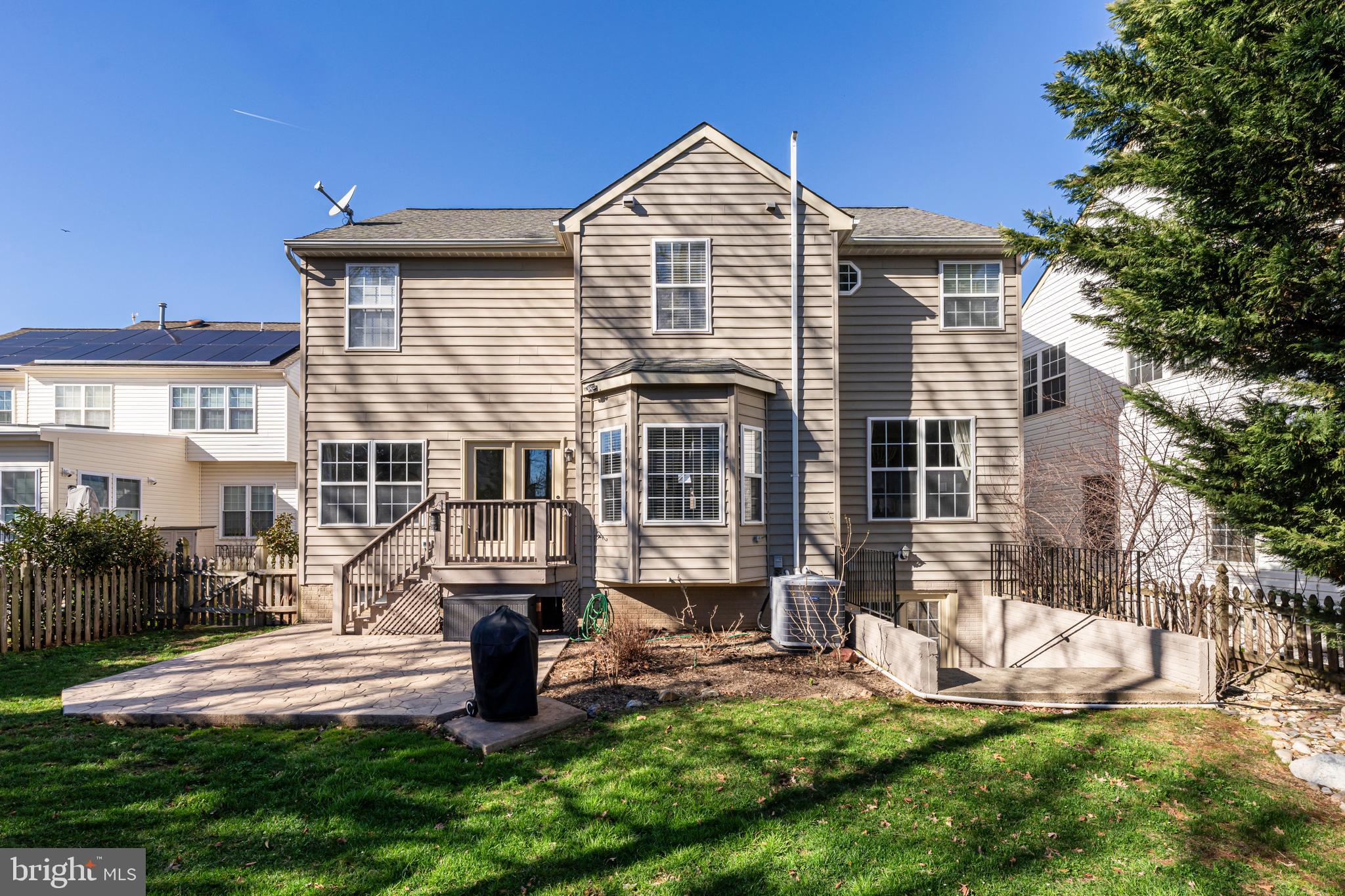 ASHBURN FARM - Residential