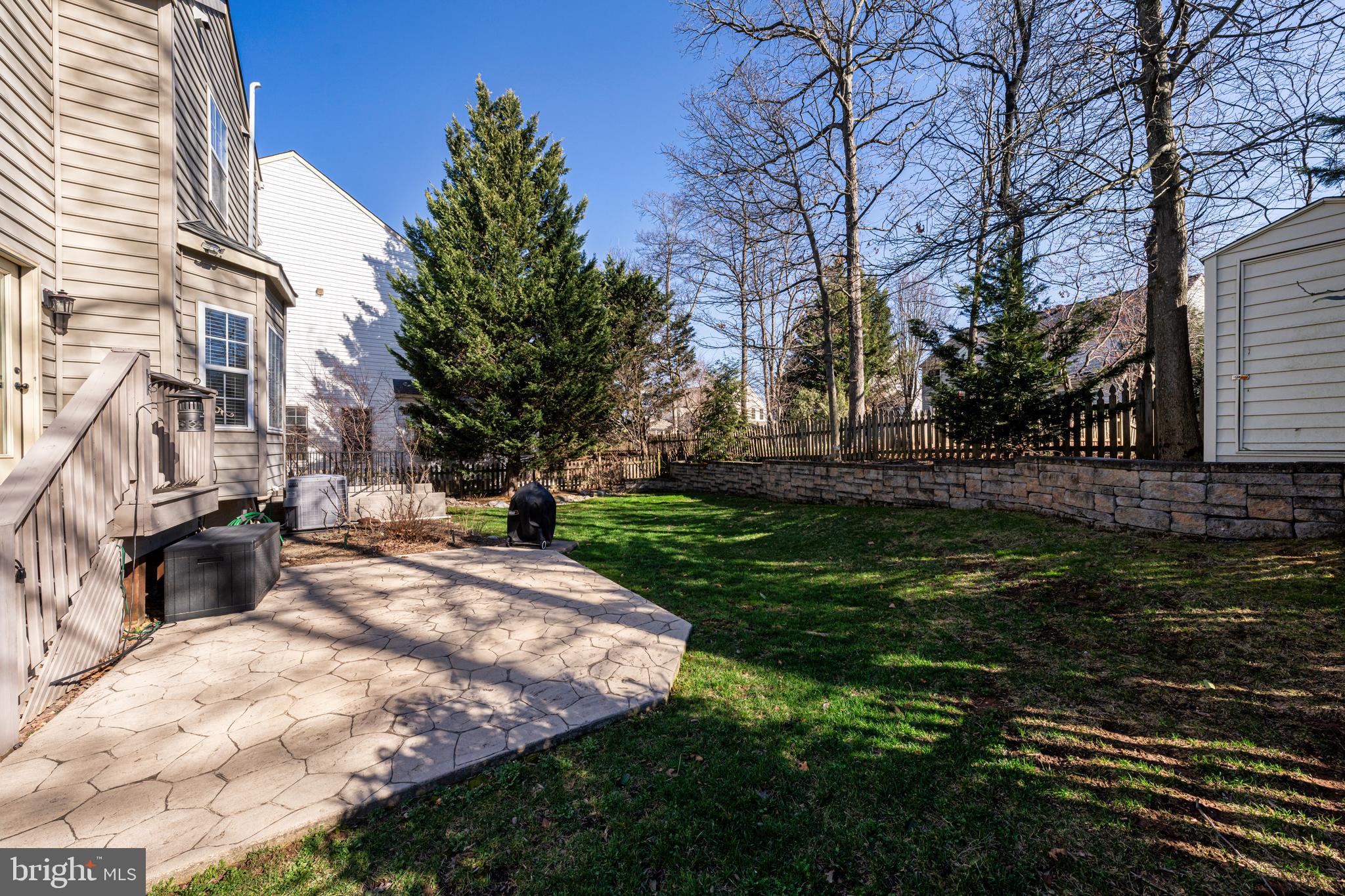 ASHBURN FARM - Residential