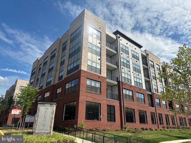 NATIONAL HARBOR - Residential Lease