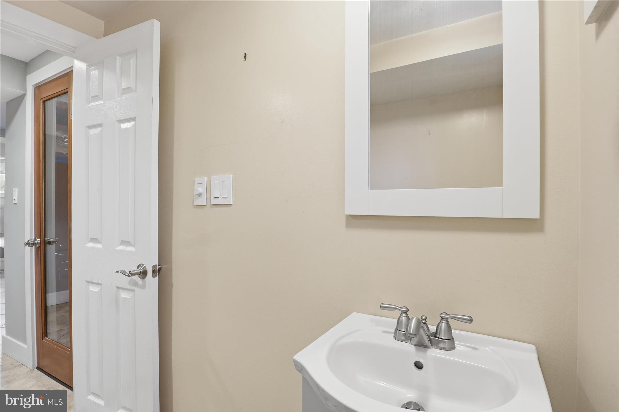 FRANKLIN PARK - Residential Lease