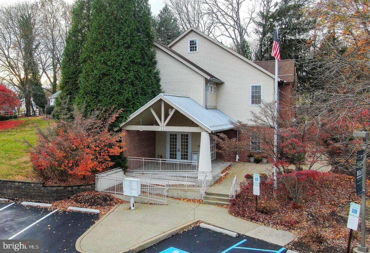 12,745 SF Class A Commercial
Building for Sale
• Highway Commercial Zoning
with Signage on Route 1 in
Chadds Ford
• Regional CPA Firm to Sign 5 Year
Lease for 2nd Floor at Closing
(or vacate, if preferable)
• New 1st Floor Corporate HQ
Lease in Place Through
September 2028
• Large, On-Site Parking Lot with
Full High Visibility
• Easy Access to Route 1, Route
202, and Route 95