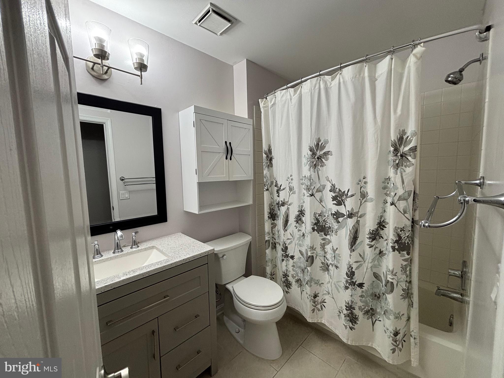 GUNSTON CORNER - Residential Lease