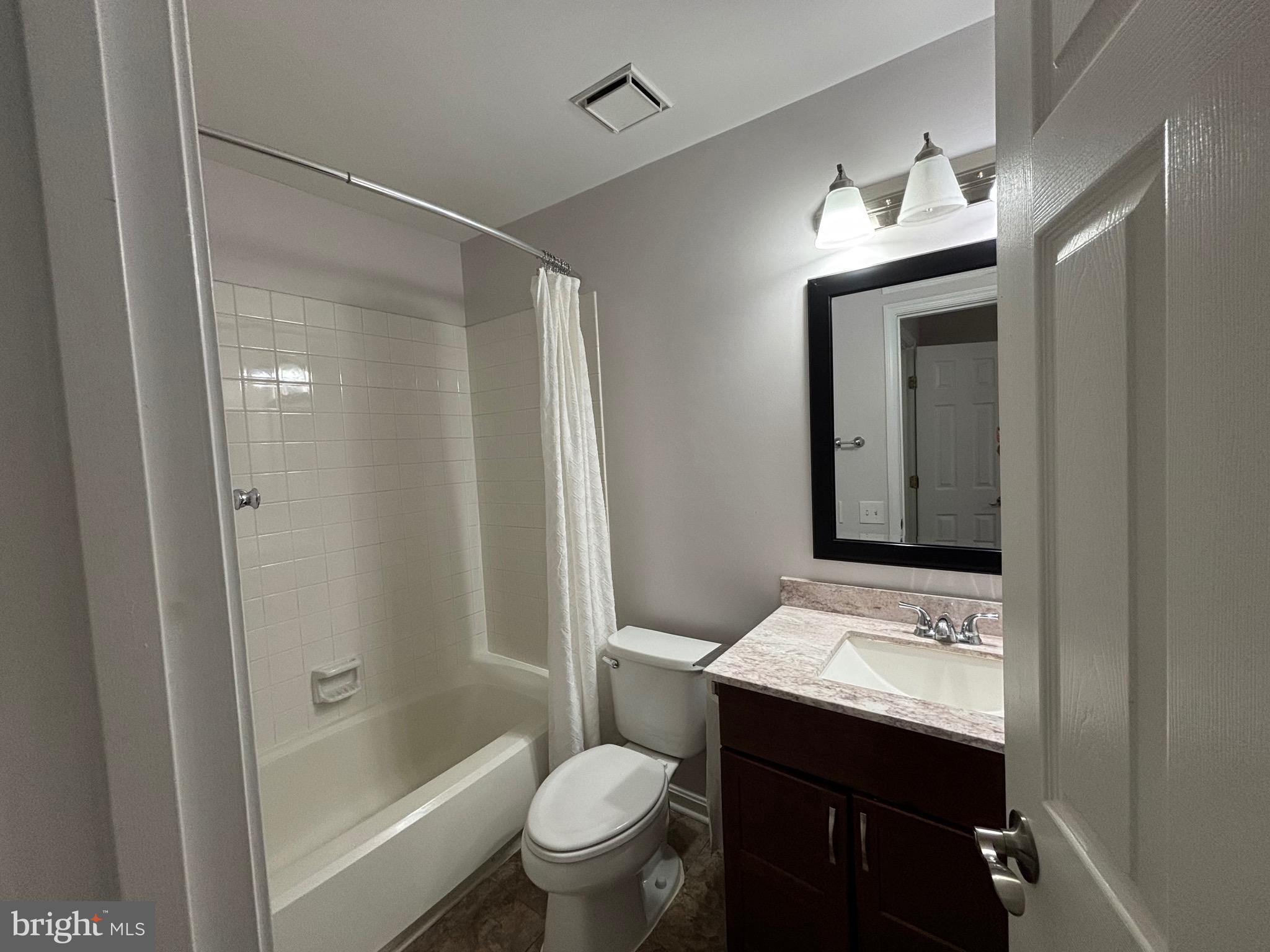 GUNSTON CORNER - Residential Lease