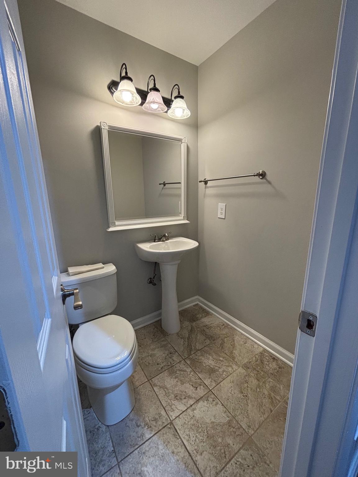 GUNSTON CORNER - Residential Lease