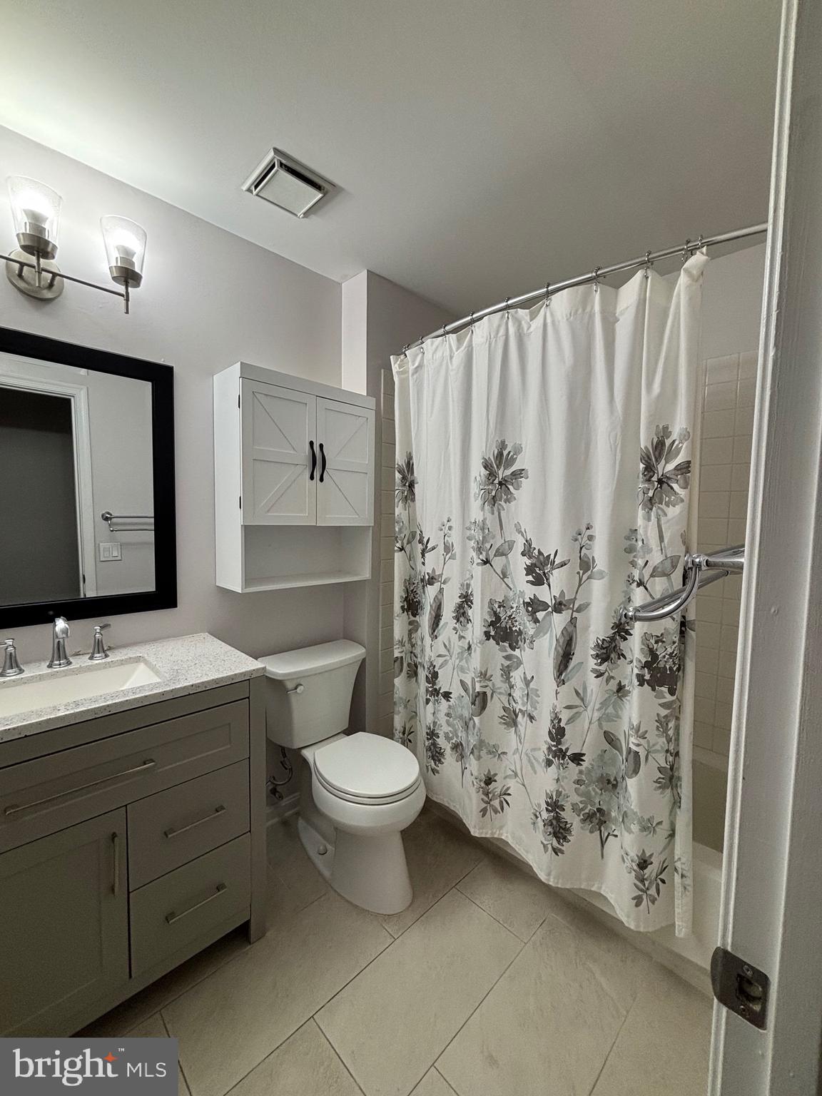 GUNSTON CORNER - Residential Lease