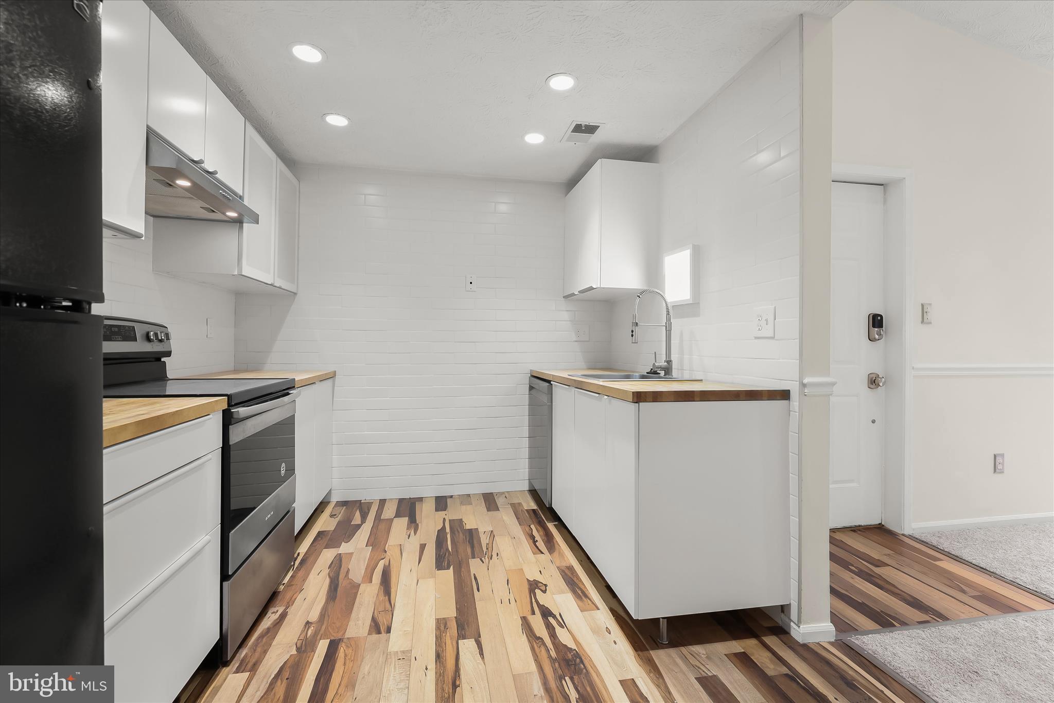 VILLAGE OF HICKORY RIDGE - Residential