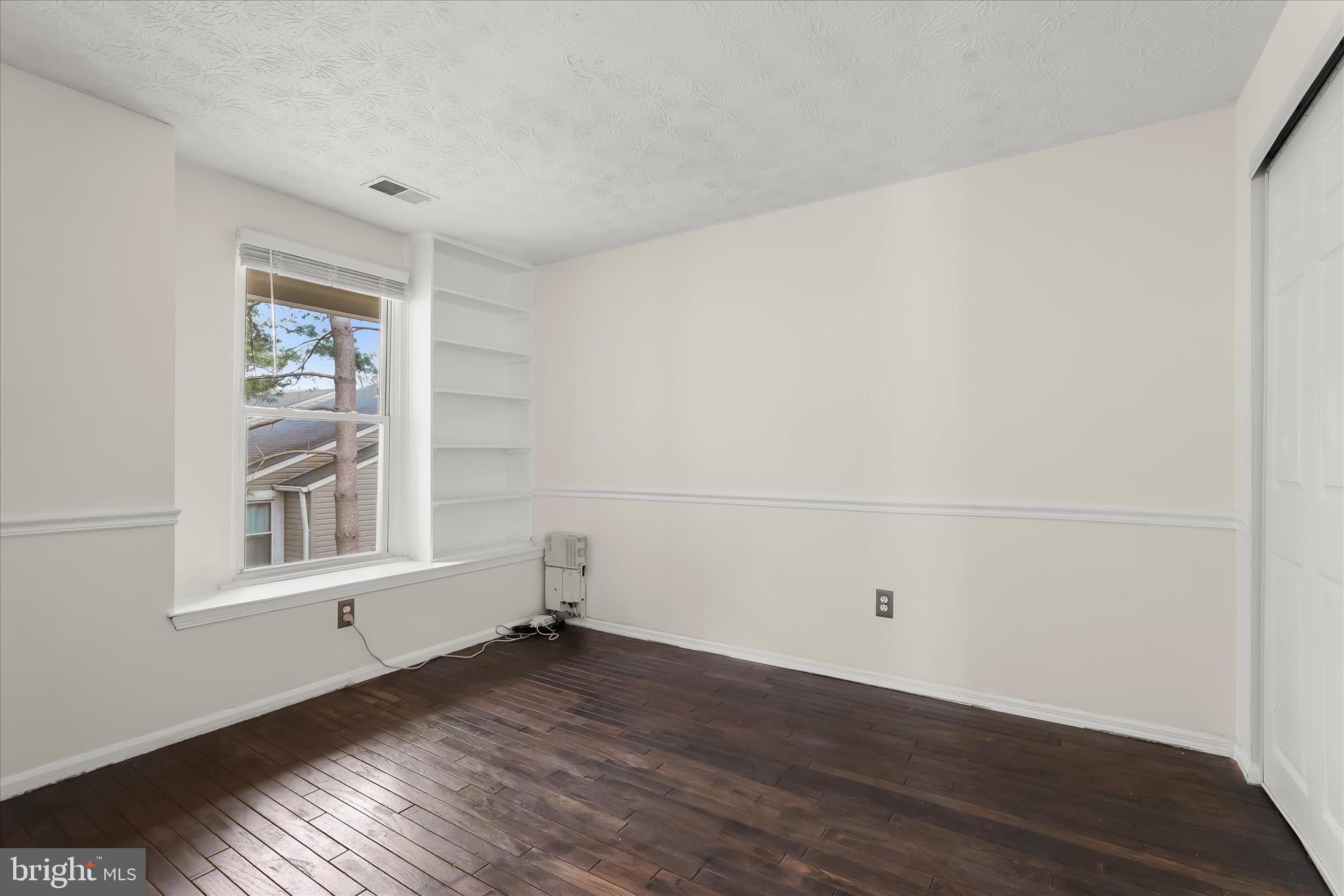 VILLAGE OF HICKORY RIDGE - Residential