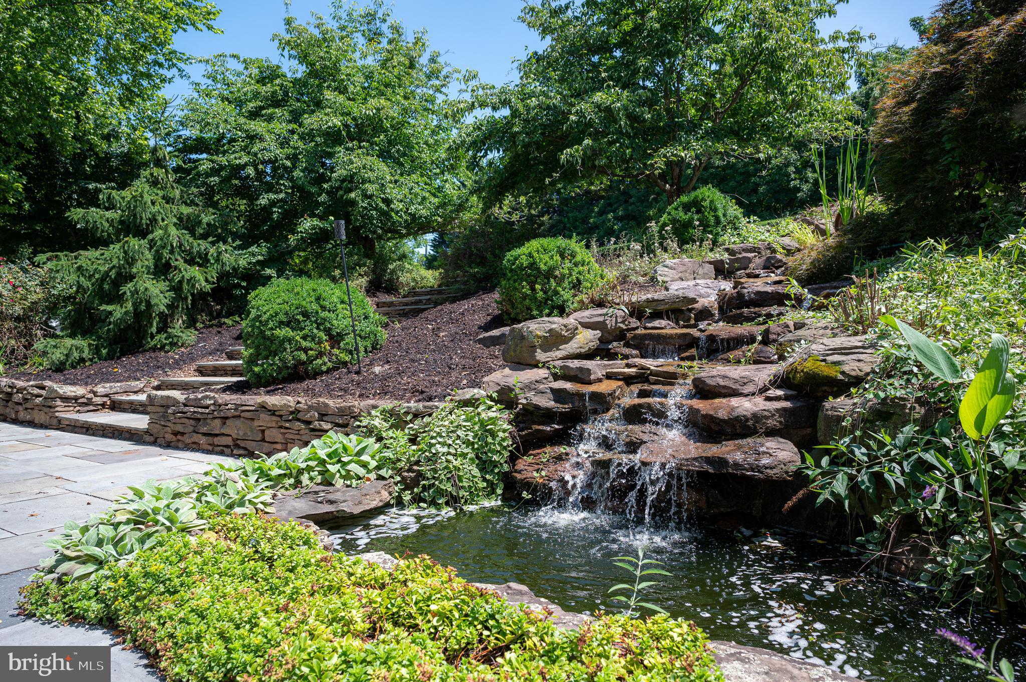 CASCADES ESTATES - Residential