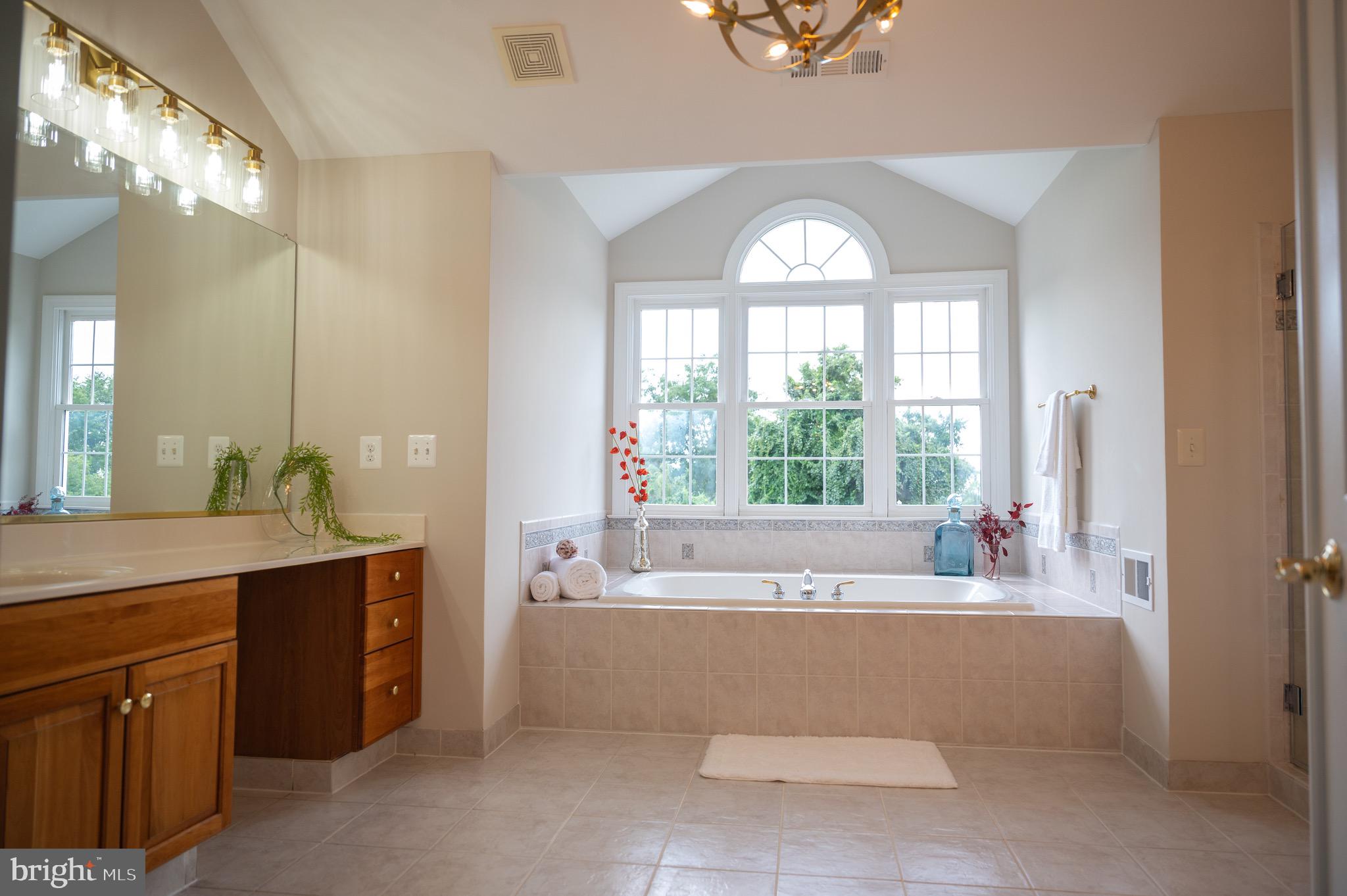 CASCADES ESTATES - Residential