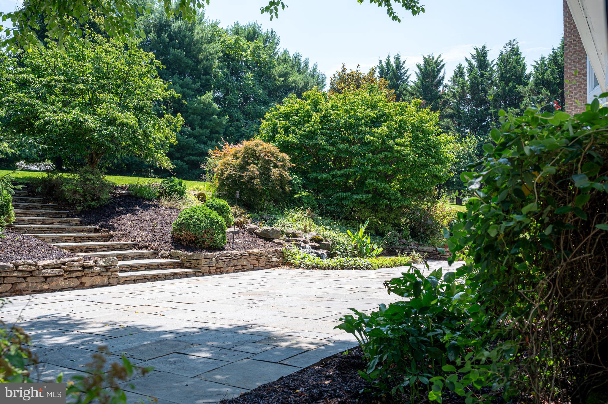 CASCADES ESTATES - Residential