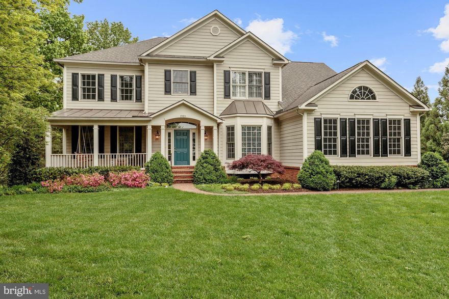 One acre close-in with ultimate privacy.  Adjacent to Franklin Park.  This meticulously maintained & beautifully updated home is set far back from the road & surrounded by mature landscaping. The sun-filled interior features open floor plan, stunning custom kit, 2-story family room with stone fpl, spacious master w/luxurious bath & dual walk-in custom closets.  McLean Schools!