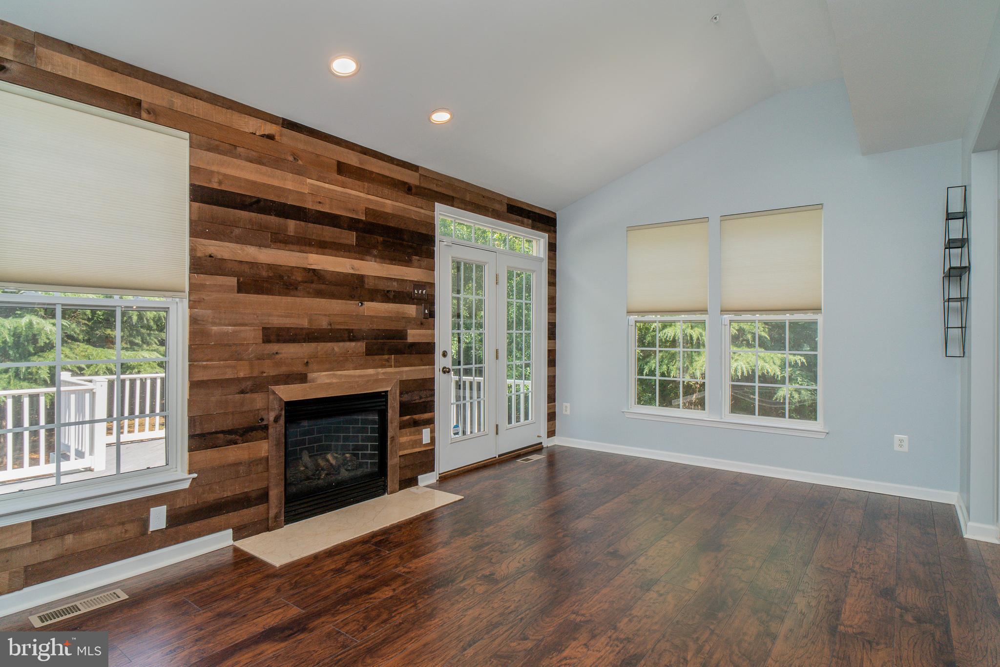 WAVERLY WOODS - Residential