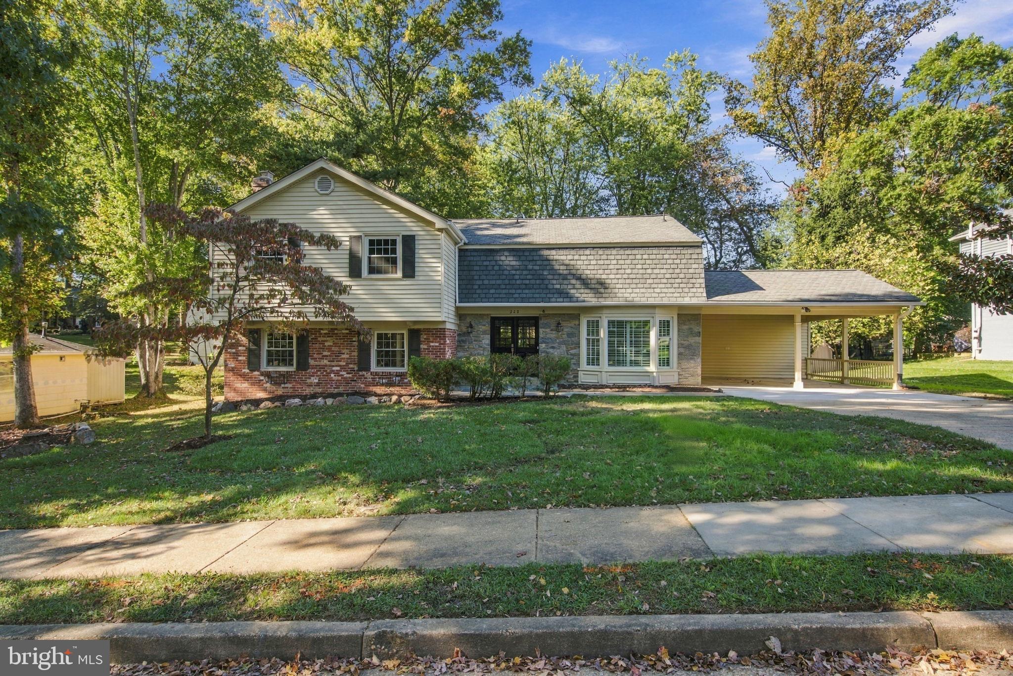320 AYITO ROAD SE