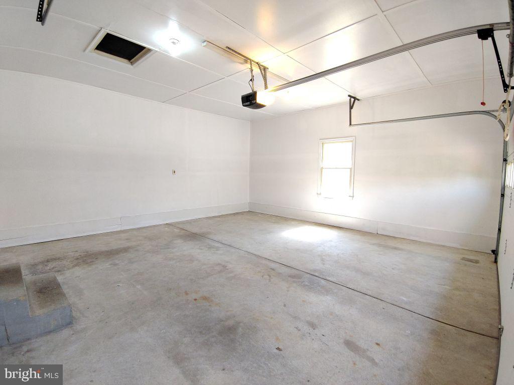 LAKEWOOD HILLS - Residential