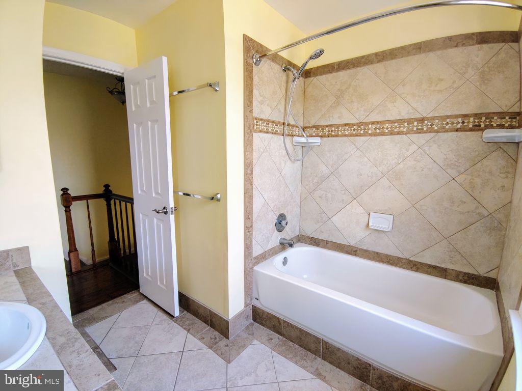 LAKEWOOD HILLS - Residential