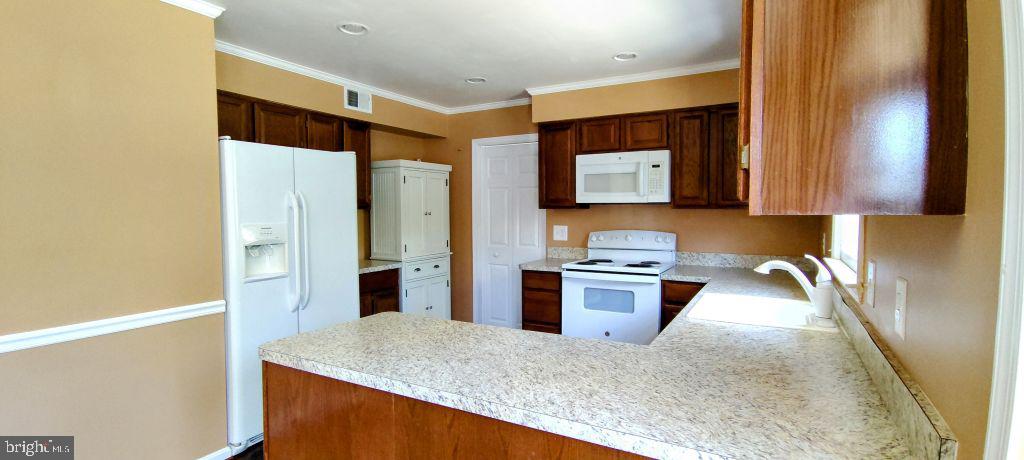 LAKEWOOD HILLS - Residential