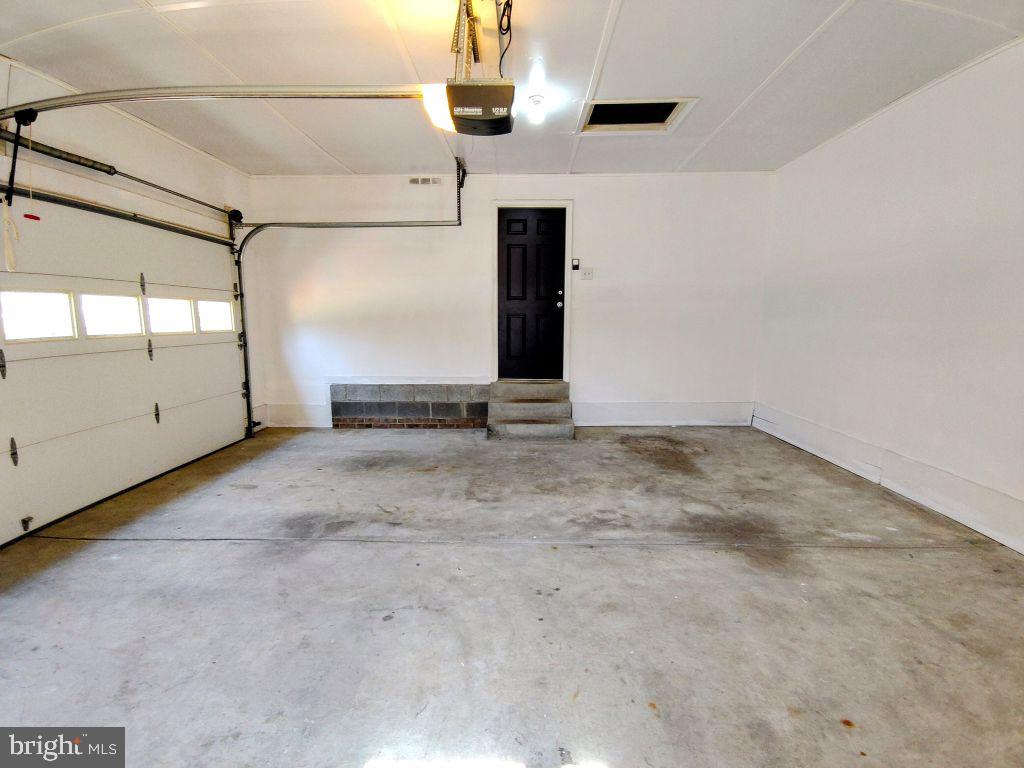 LAKEWOOD HILLS - Residential