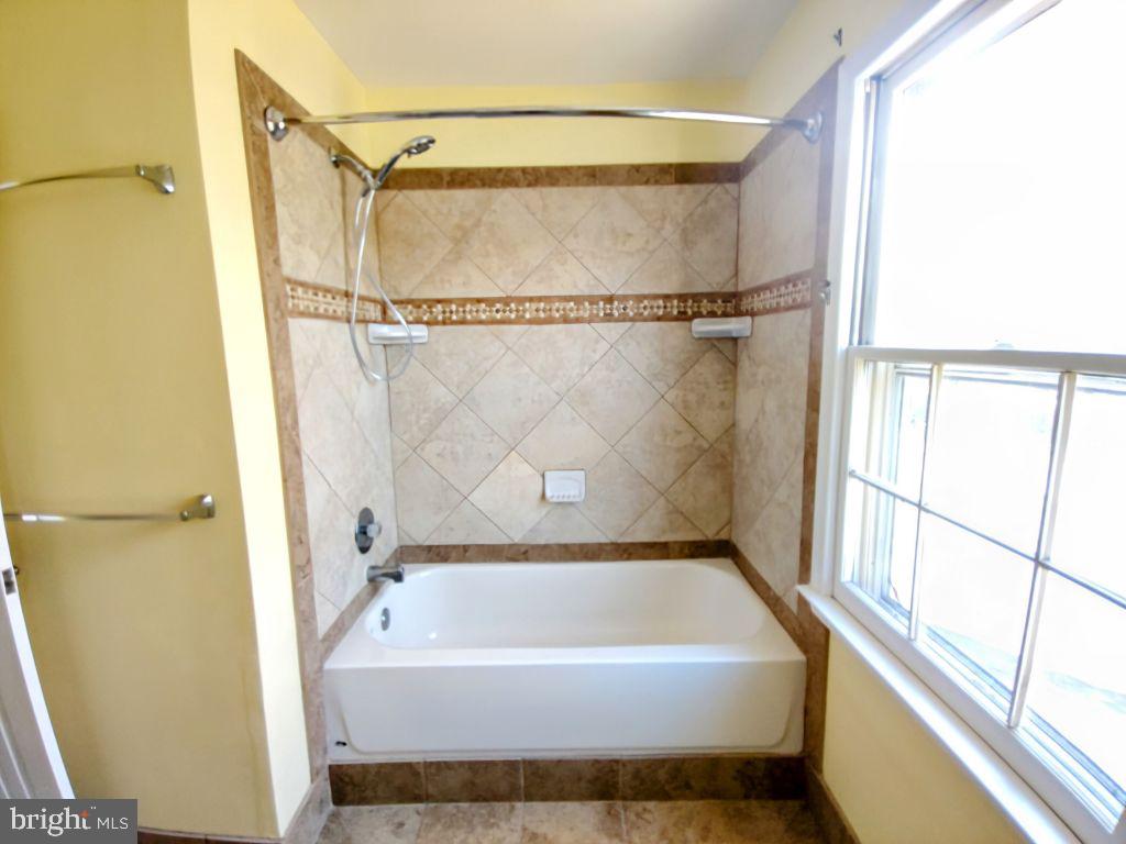 LAKEWOOD HILLS - Residential