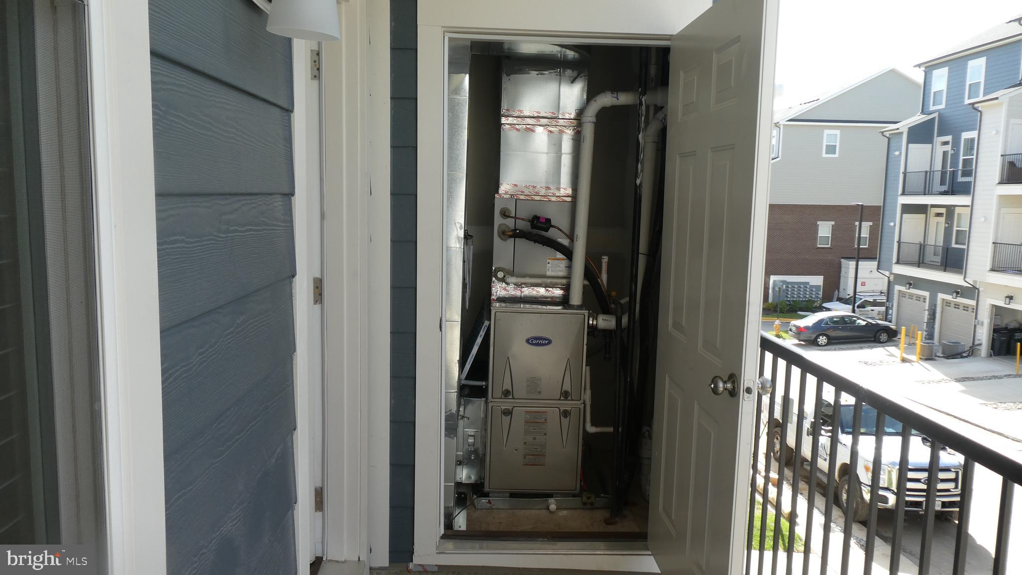 POTOMAC TOWN CENTER - Residential Lease