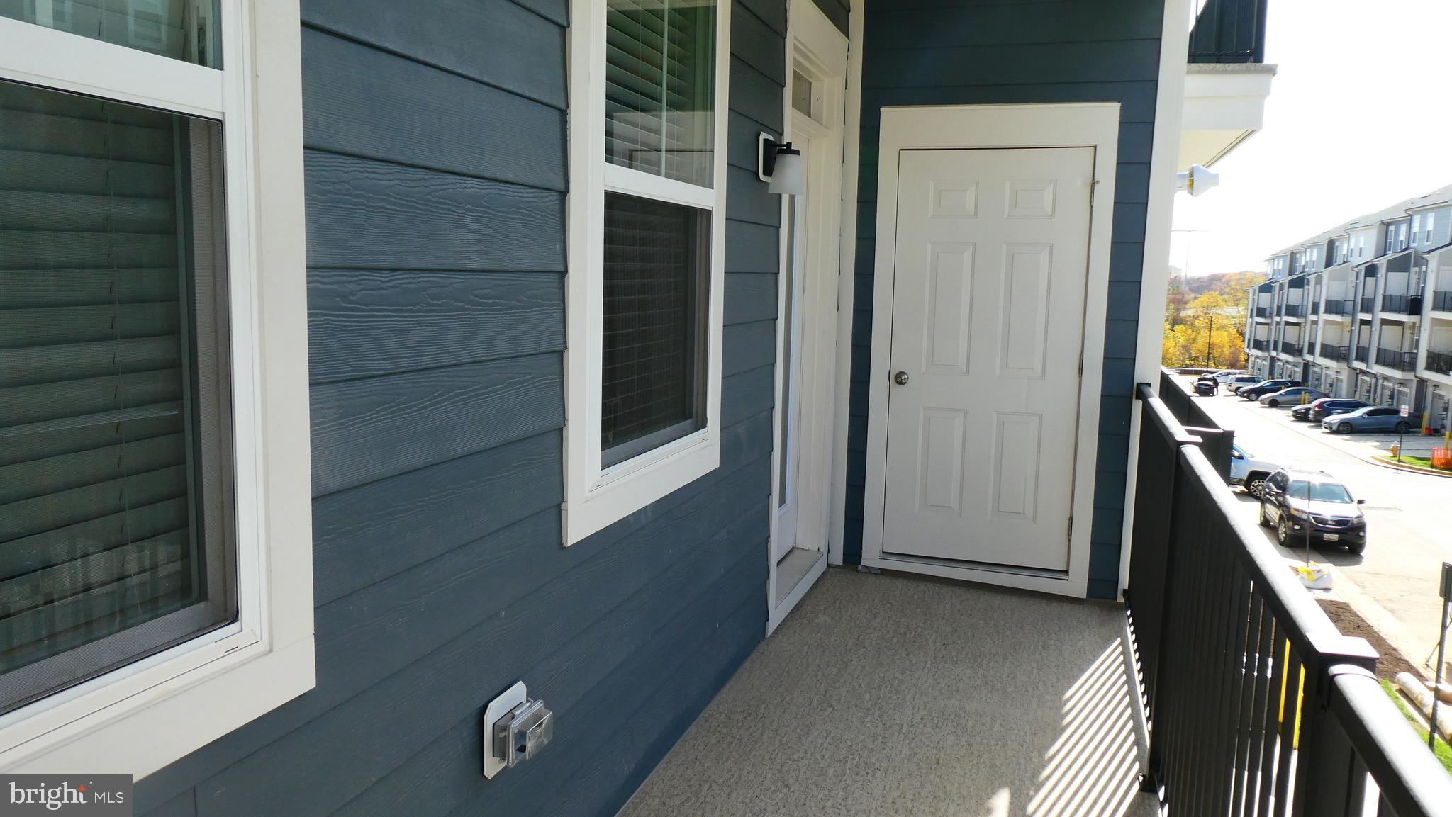 POTOMAC TOWN CENTER - Residential Lease