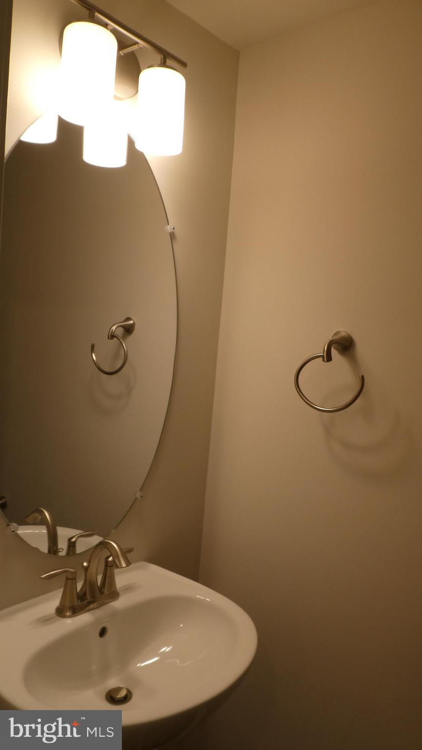 POTOMAC TOWN CENTER - Residential Lease