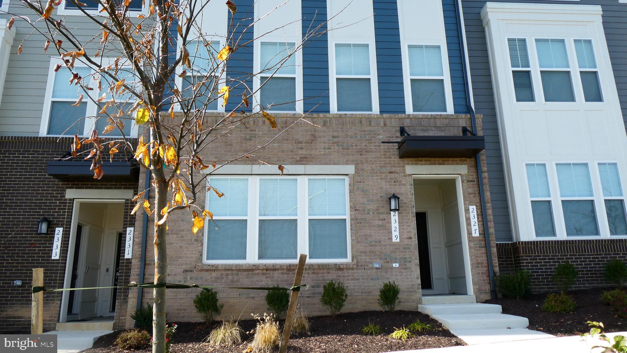 POTOMAC TOWN CENTER - Residential Lease