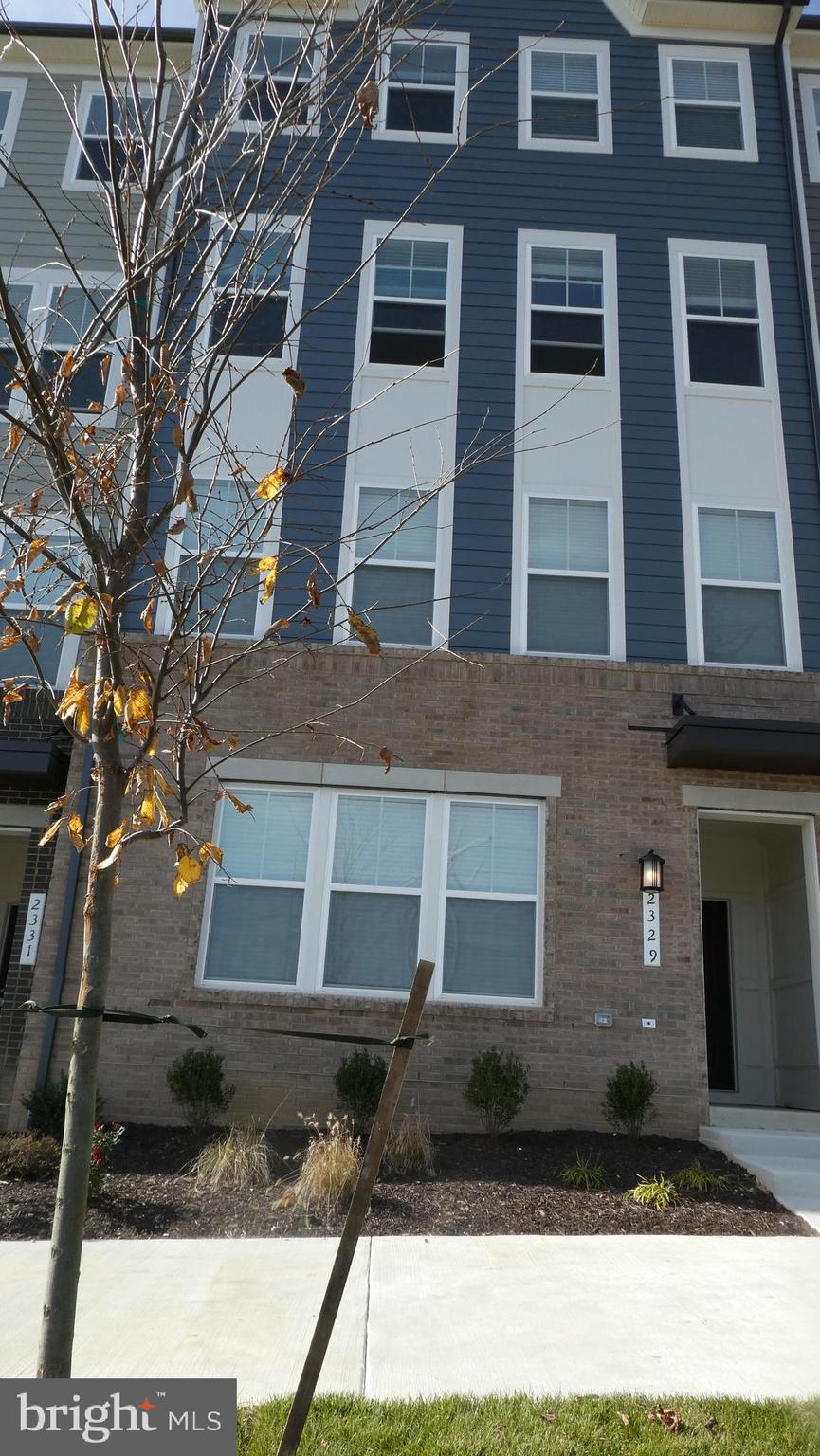 POTOMAC TOWN CENTER - Residential Lease