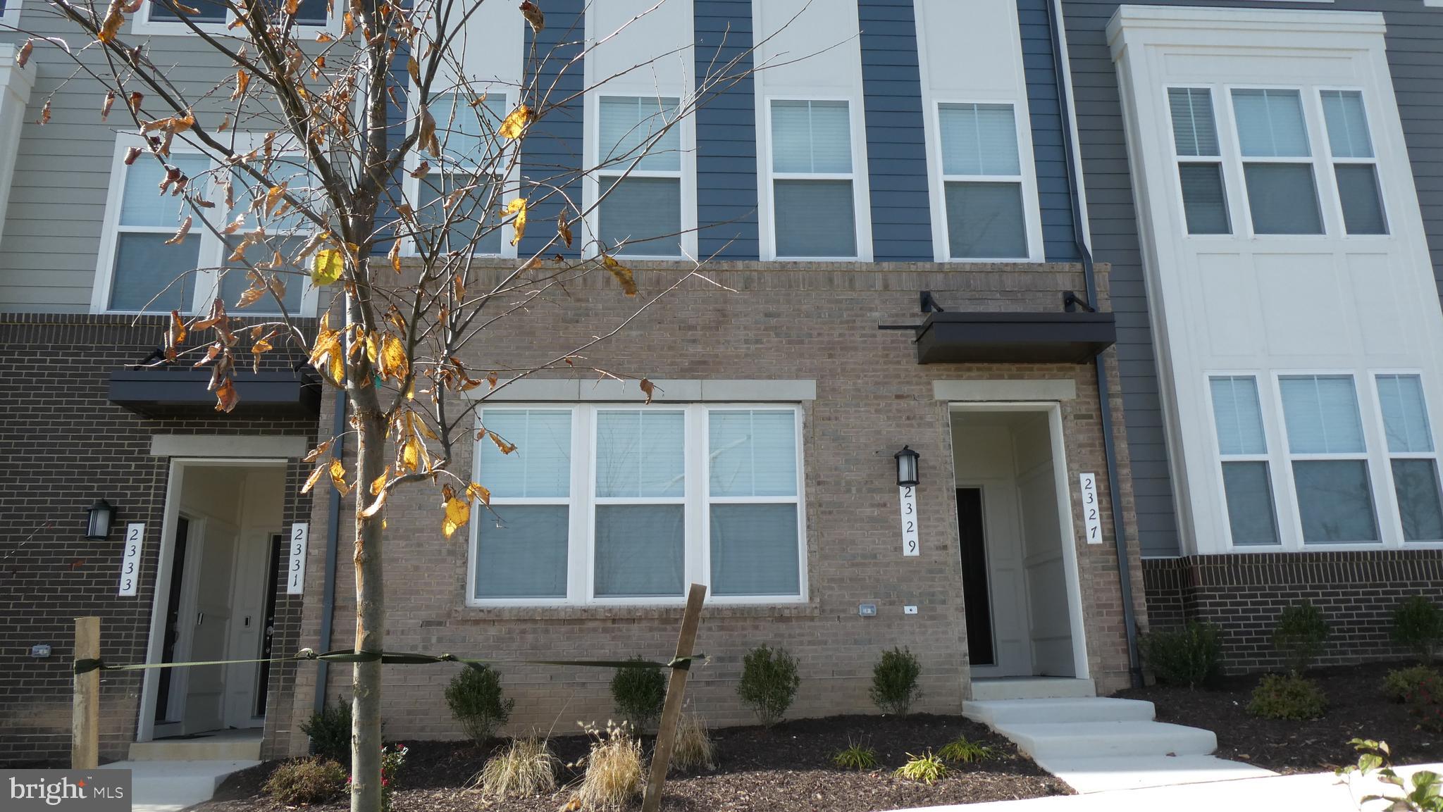 POTOMAC TOWN CENTER - Residential Lease