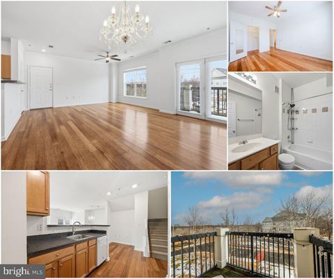 Property photo of 5105 Travis Edward Way G, Centreville, VA 20120