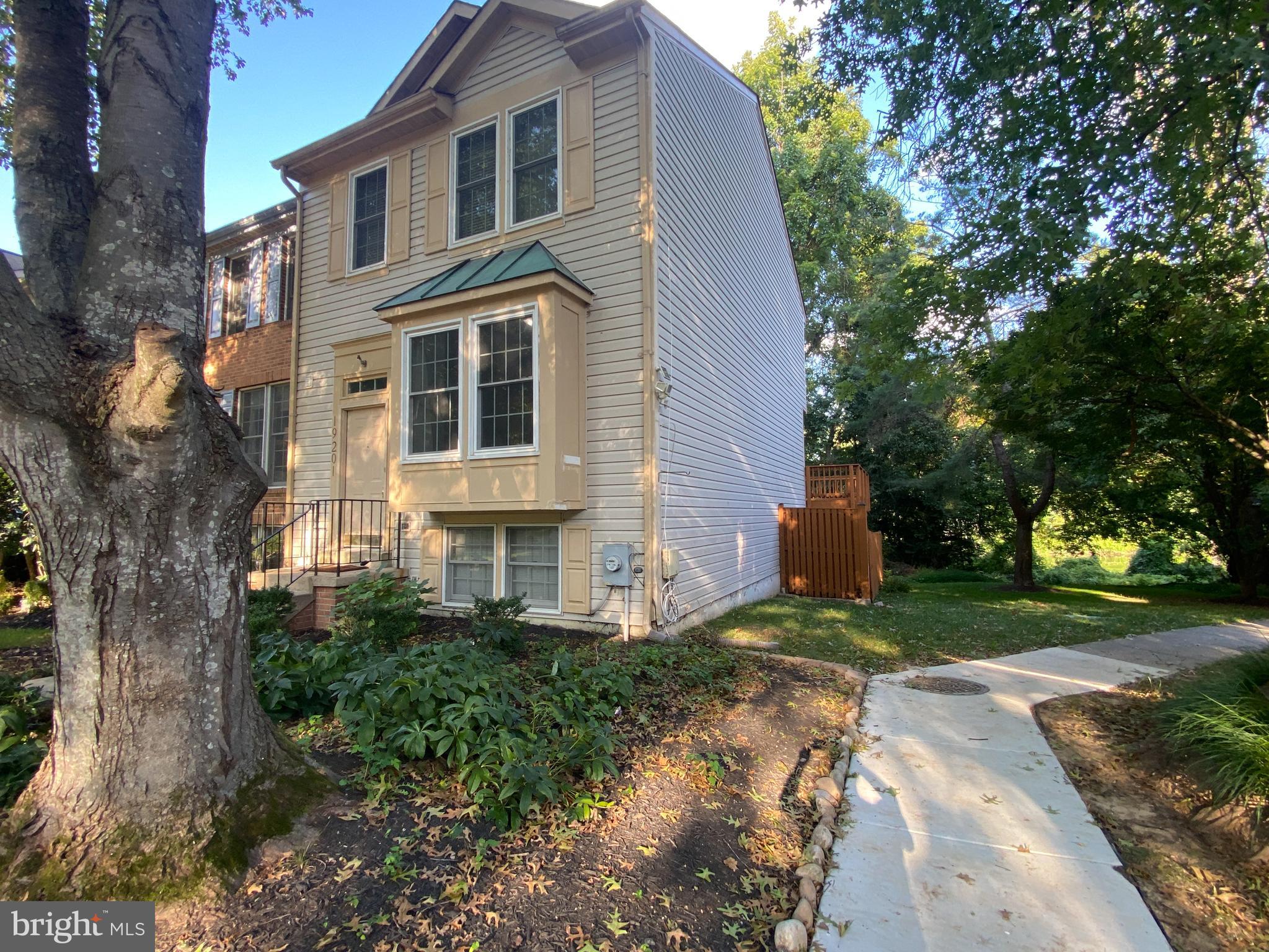 GUNNERS LAKE VILLAGE - Residential Lease