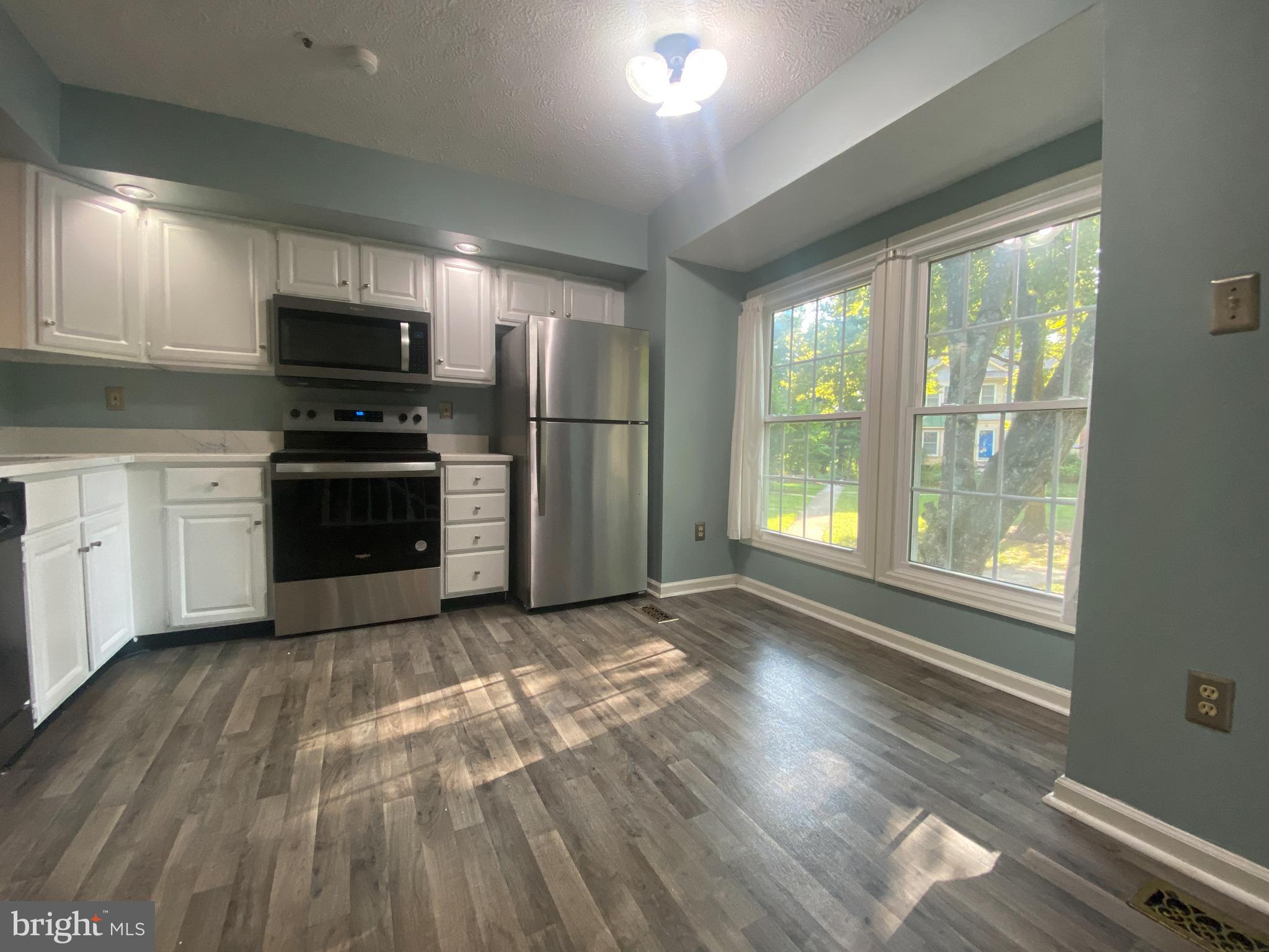 GUNNERS LAKE VILLAGE - Residential Lease