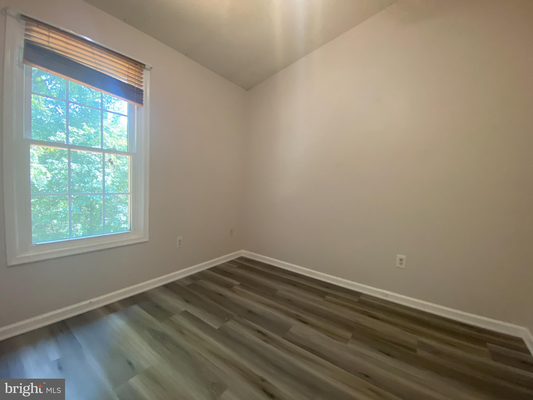 GUNNERS LAKE VILLAGE - Residential Lease